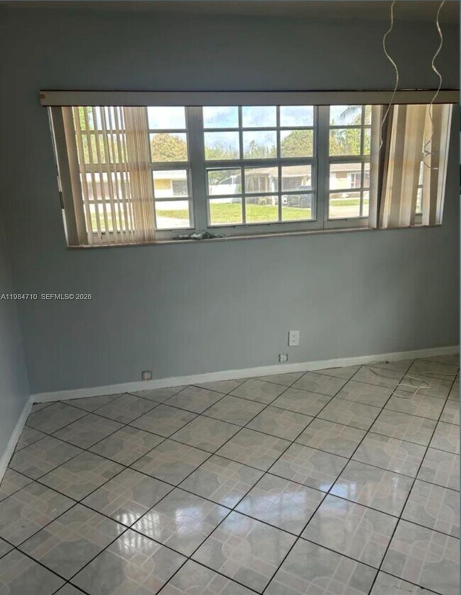 Building Photo - 14365 NW 15th Dr