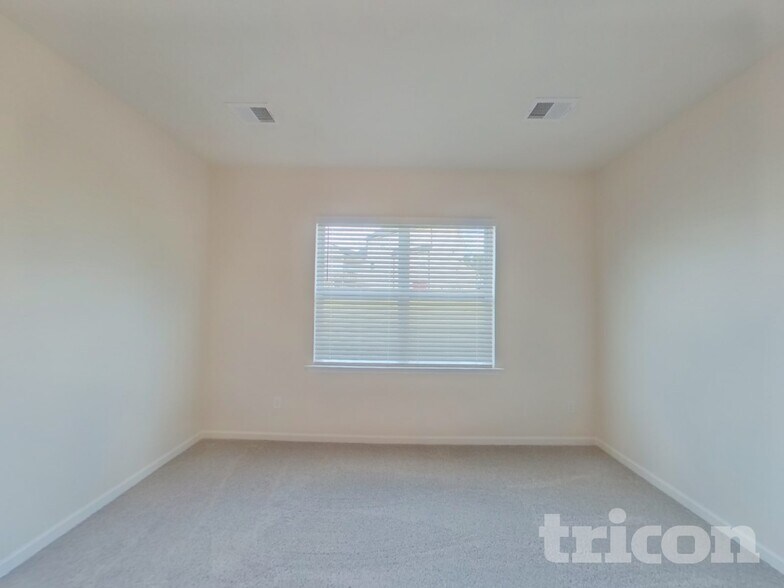 Building Photo - 1079 Staghorn Ave