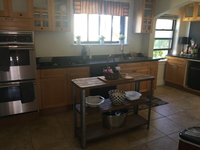 Building Photo - 3571 Erie Ave