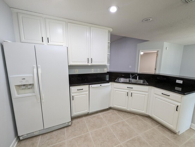 Building Photo - 462 Sandmore Shores Dr