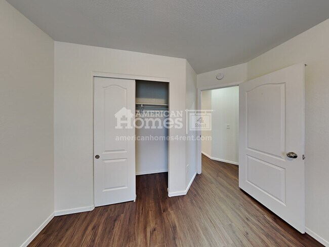 Building Photo - 668 W Paseo Celestial