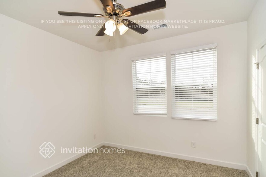 Building Photo - 257 W Millbrook Dr