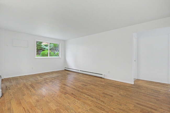 Building Photo - 345 N Broadway