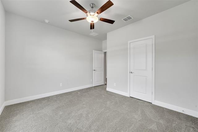 Building Photo - 260 Lakeside Dr