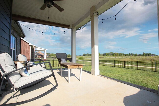 Building Photo - Pet Friendly in Sango!