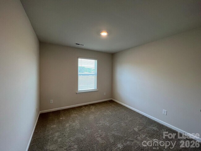 Building Photo - 208 Sagecroft Ln