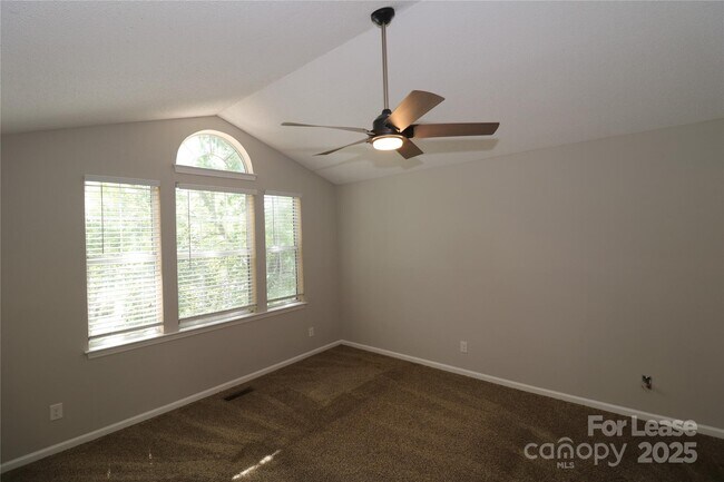 Building Photo - 7130 Lanark Ct