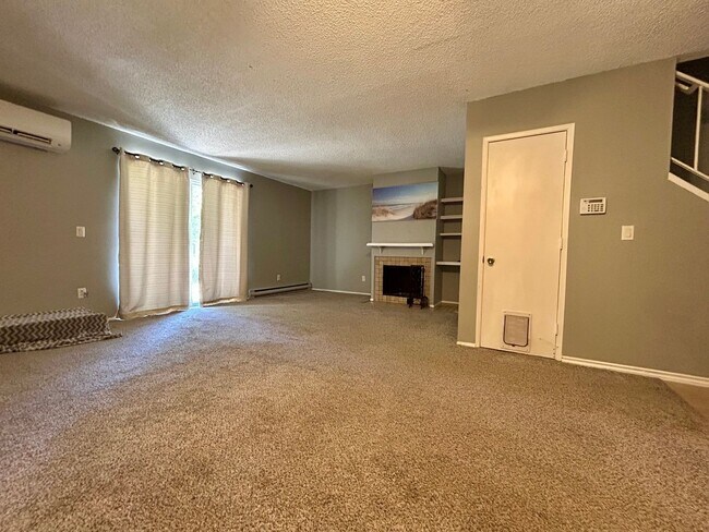 Building Photo - FIRST MONTHS RENT FREE! Welcome to your new home!