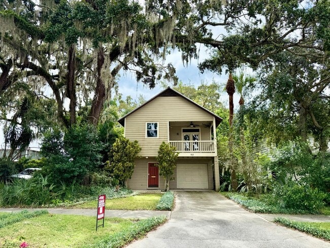 Primary Photo - Adorable Two Story 2/2 Townhome in College...