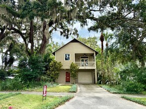 Building Photo - Adorable Two Story 2/2 Townhome in College...