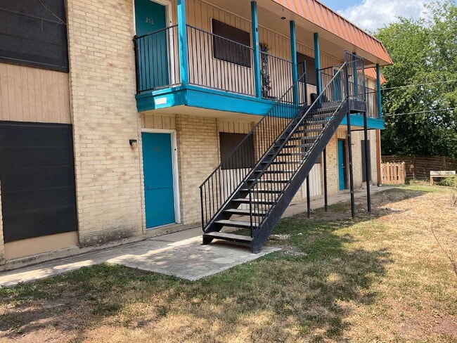 Building Photo - 6929 Timbercreek Dr