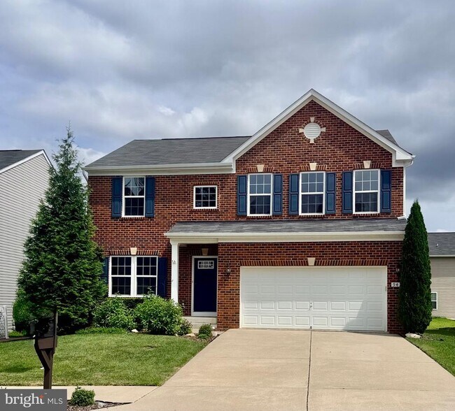 Building Photo - 9411 Wood Creek Cir