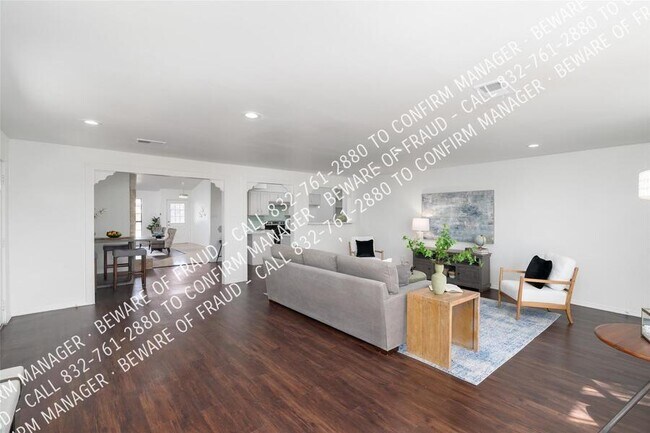 Building Photo - 2420 Majestic Dr