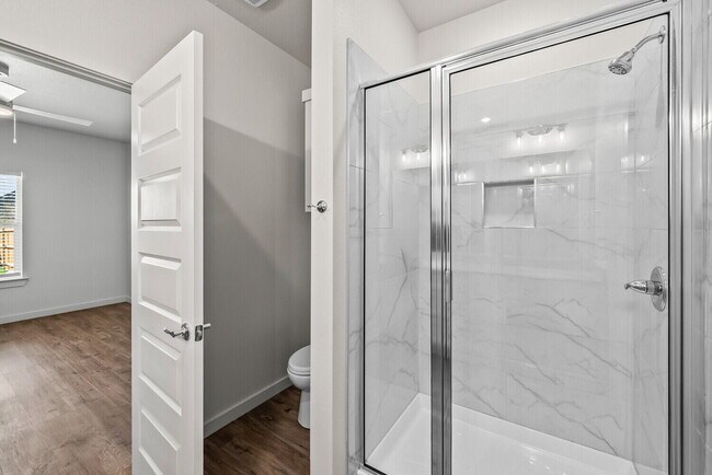 Building Photo - 10918 Albany Ave