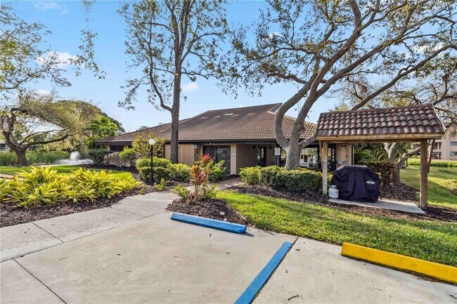 Building Photo - 5555 Ashton Lake Dr