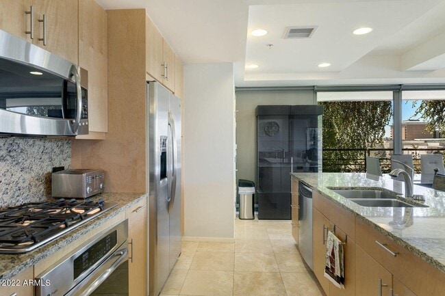 Building Photo - 7117 E Rancho Vista Dr