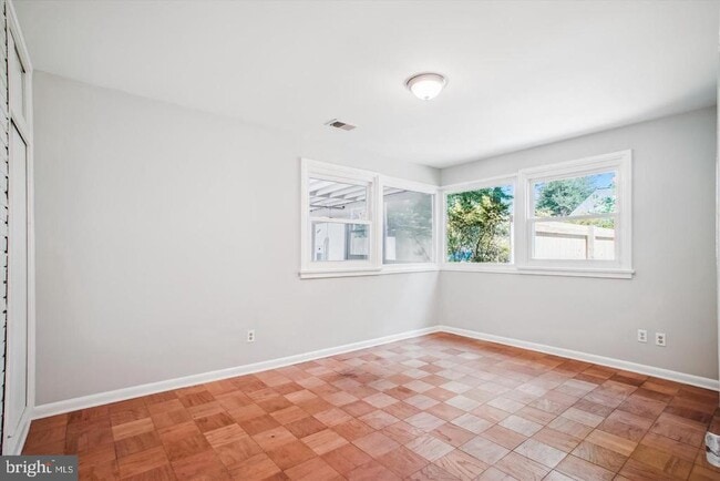 Building Photo - 3135 Manor Rd