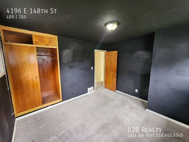 Building Photo - 4196 E 148th St