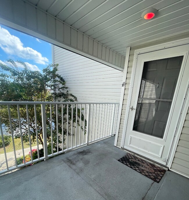 Building Photo - 2266 Huntingdon Dr