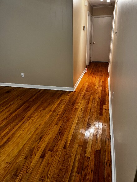 Building Photo - 2837 Meade Ave