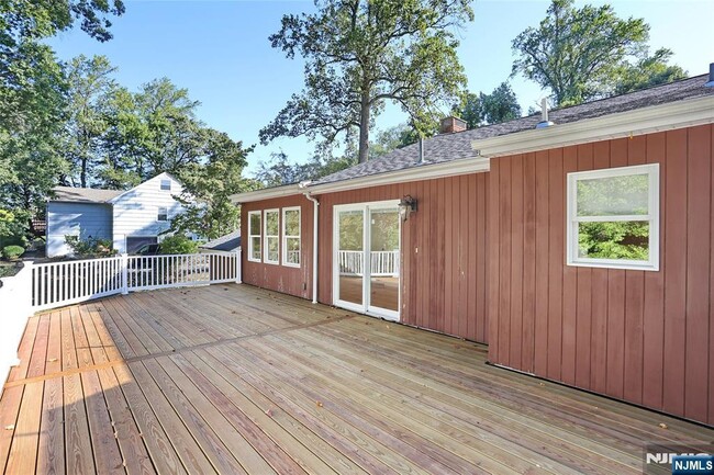 Building Photo - 43 Forest Dr