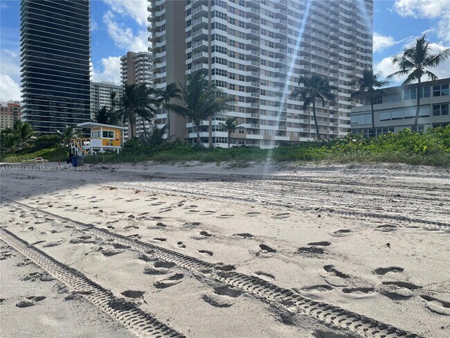 Building Photo - 1936 S Ocean Dr