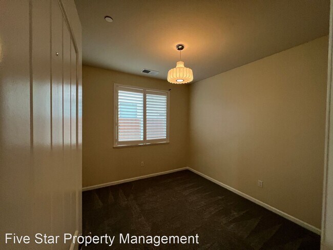 Building Photo - 4 br, 2 bath House - 1484 Rock Springs Ave