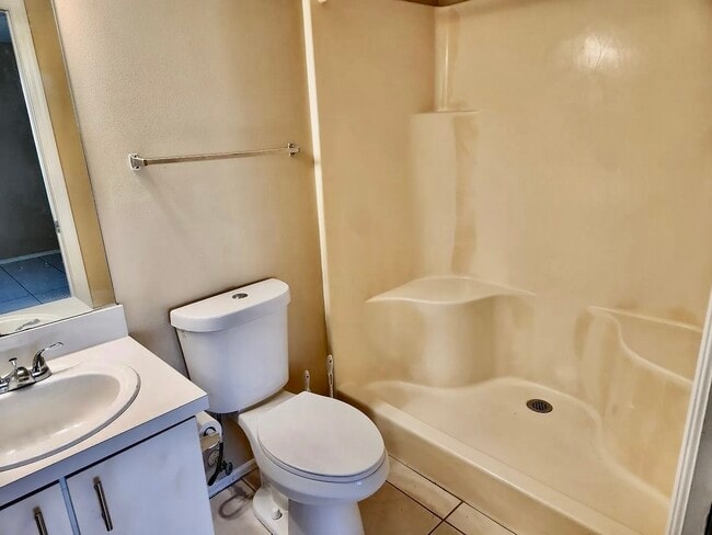 Building Photo - 2818 Stoneway Ln