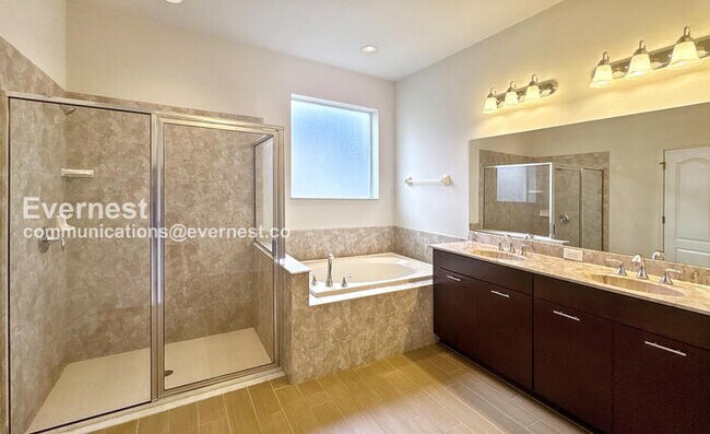 Building Photo - SPECIAL PROMOTION / Modern 4-Bedroom Home with Attached Garage / Pet-Friendly / Vouchers Accepted...