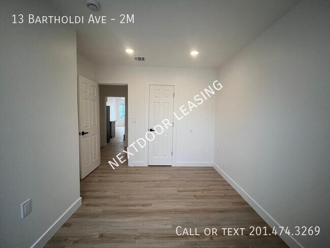 Building Photo - 13 Bartholdi Ave