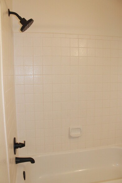 Bath 2 - with New vanity and fixtures - tub + shower - 2188 N Pantano Rd