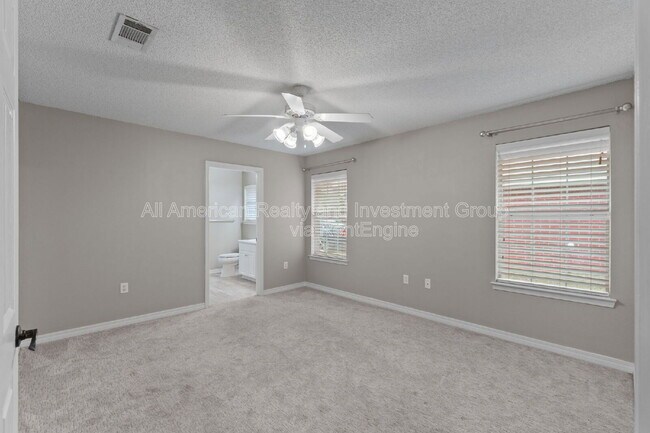 Building Photo - 917 Lajolla Ln