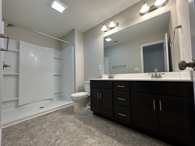 Building Photo - Beautiful 3 Bedroom, 2.5 Bath Home!