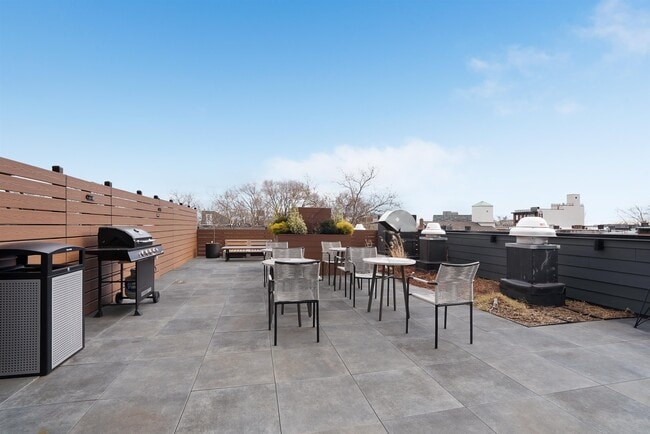 Building Photo - 328 Pacific Ave