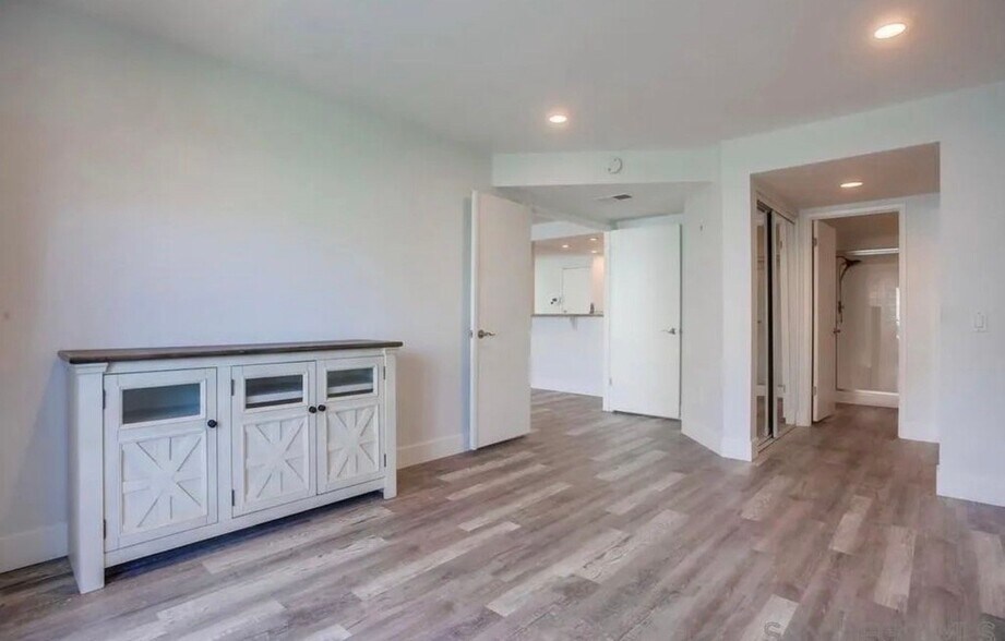Building Photo - 450 Stoney Point Way