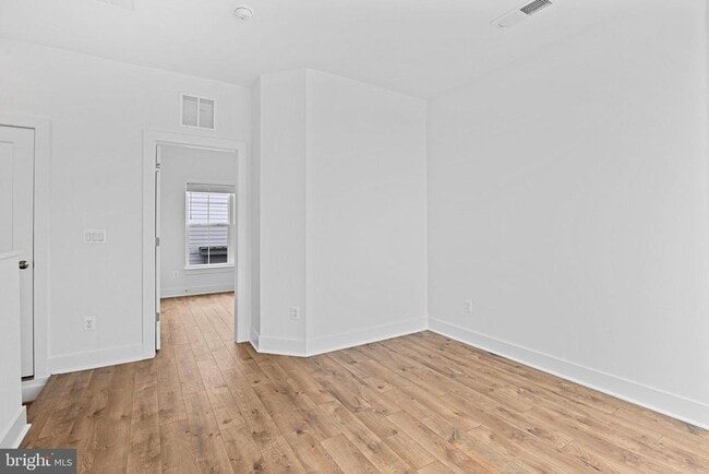 Building Photo - 11224 Bunsen St