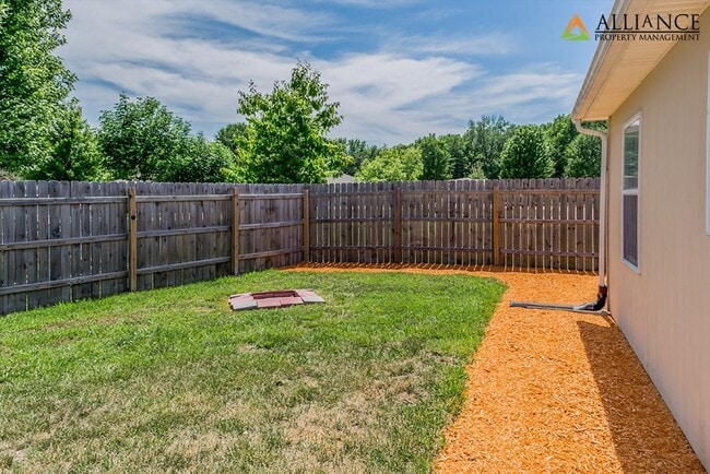 Building Photo - Beautiful 4 Bedroom - 2 Bath Home Close to Flint Hills Christian School!