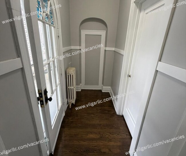 Building Photo - 3 Large Bedrooms • 1 Full Bathroom. A clean, spacious home ready for immediate move-in.