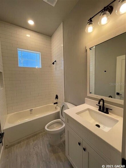 Building Photo - 2520 NW 48th Ter