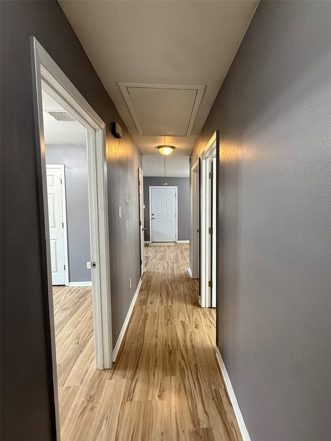 Building Photo - 1205 Thompson St