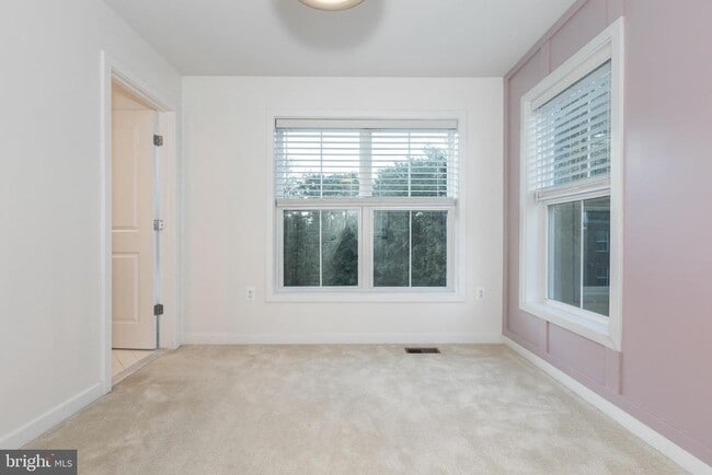 Building Photo - 12731 Vuillard St