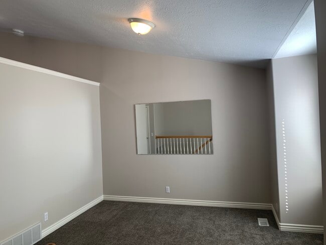 Building Photo - 325 E 100 S