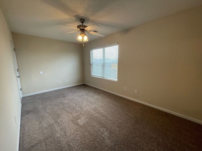 Building Photo - PRE-LEASING FOR AUGUST 1 2026!