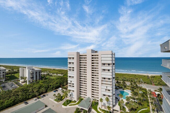 Building Photo - 5049 N Hwy A1A