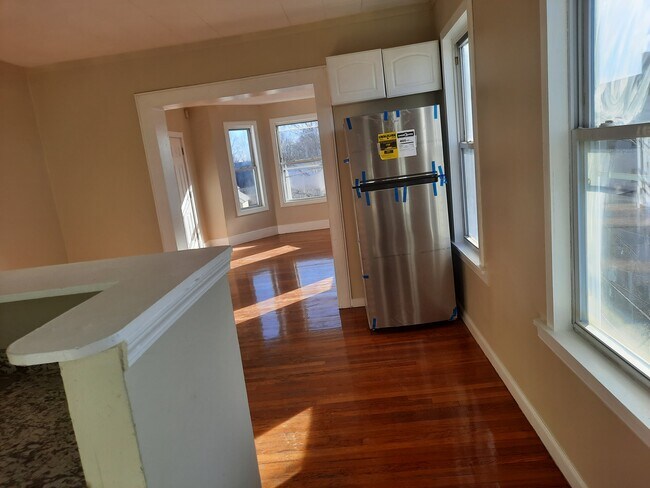 Building Photo - 14 La Grange Ter