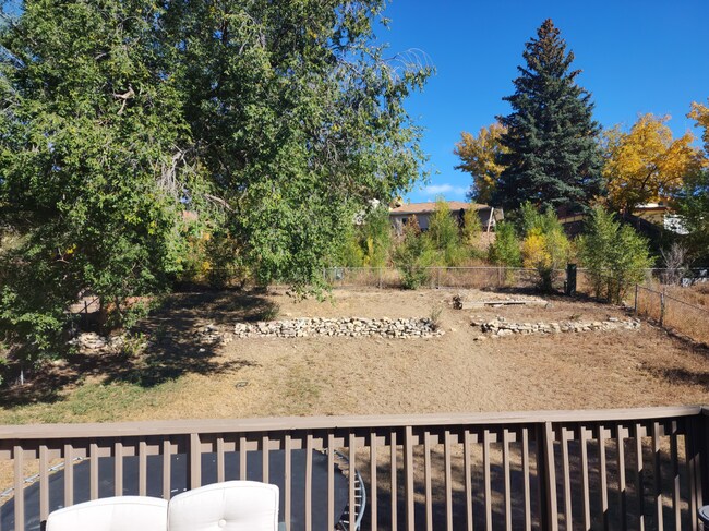 Building Photo - 605 Raemar Dr