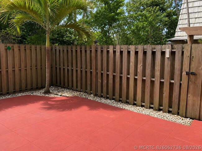 Building Photo - 2457 Waterside Dr