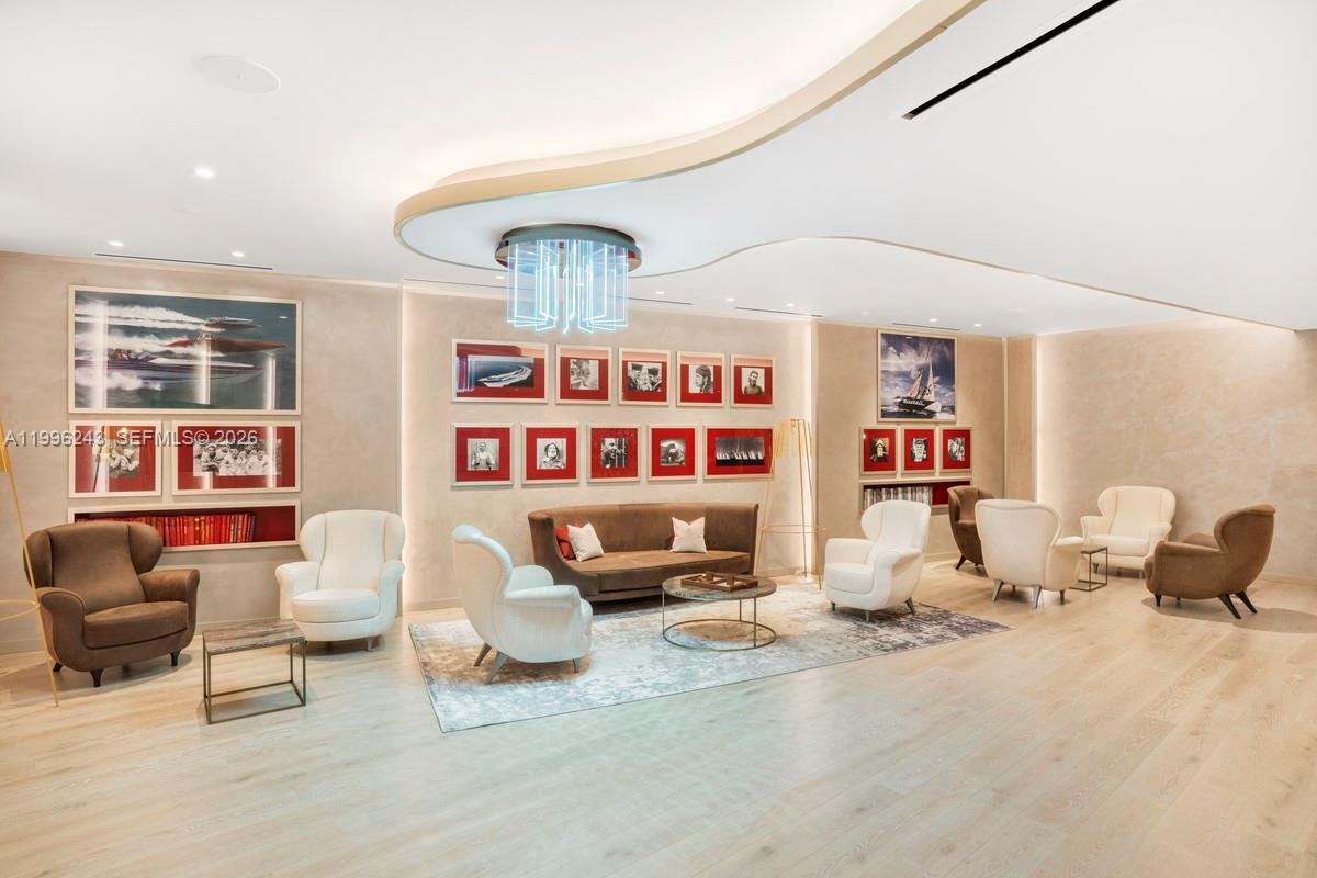 Building Photo - 1000 Brickell Plz