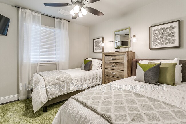 Building Photo - 829 Juno Ln