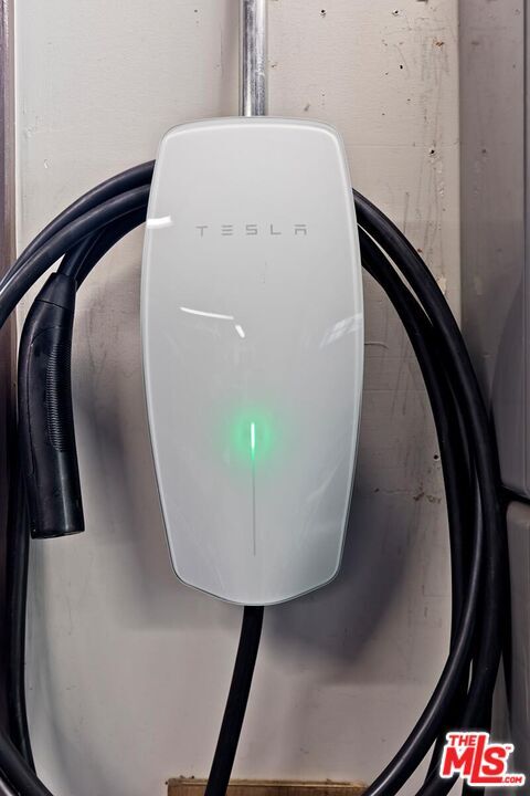 Building Photo - 5721 Tellefson Rd